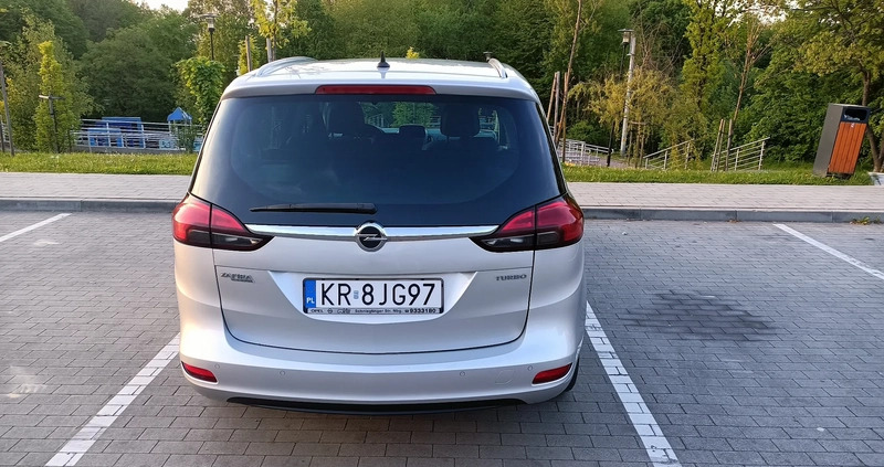 Opel Zafira cena 36000 przebieg: 253000, rok produkcji 2012 z Łasin małe 781